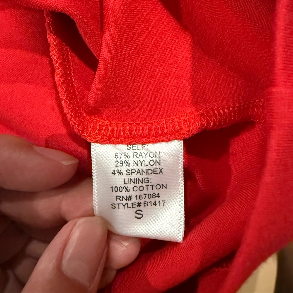 Tuckernuck Red Ponte Clifton Dress 3/4 Sleeve V-neck Pockets Size Small (flawed) - Picture 5 of 8